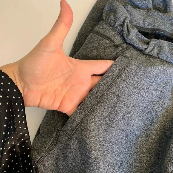 Lululemon Sattva Pant lI
Heathered grey.  Size 4 - Picture 11 of 16